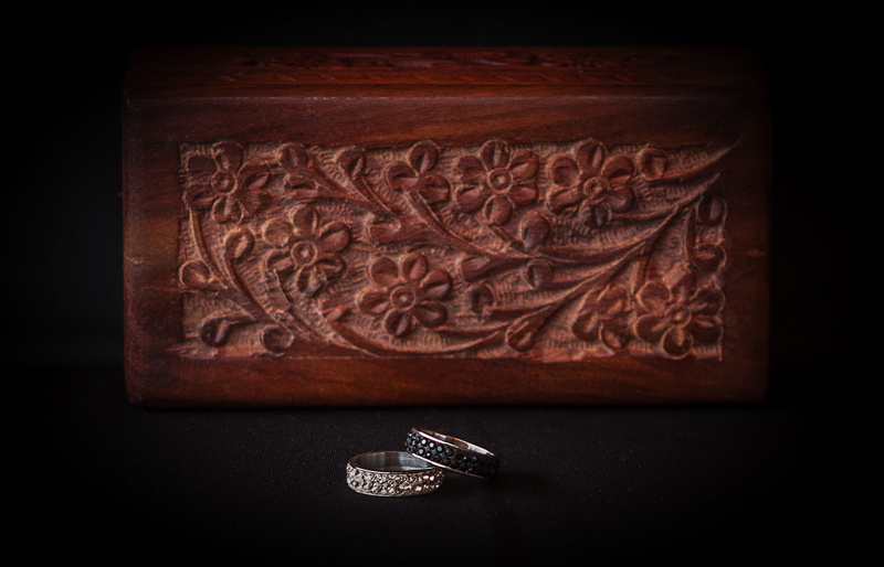 animal representation, animal, art and craft, brown, day, animal themes, directly above, studio shot, 2K, indoors, Diamonds, no people, close-up, jewelry