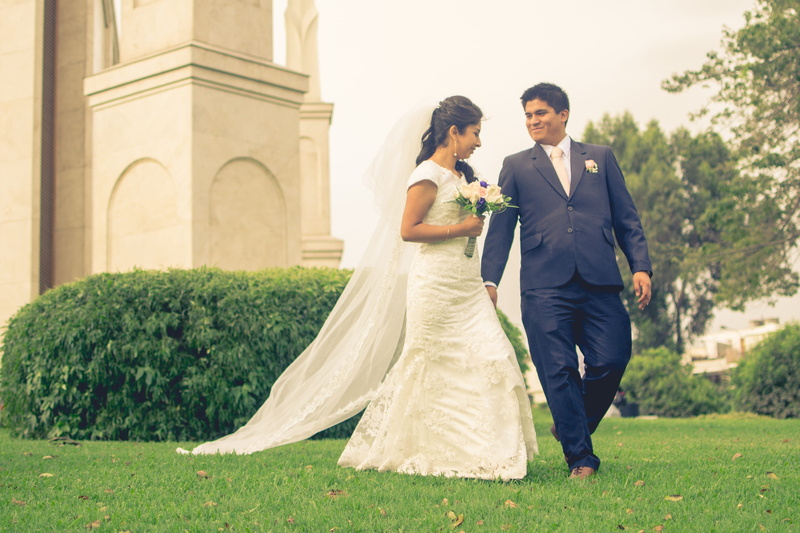 bride, Grooms, kiss, happy, women, wedding dress, marry, men, happy couple, adult, man, Marriage, bridegroom, love, two people, life events, full length