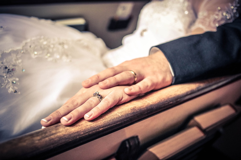 commitment, newlywed, hand, romantic, ring, adult, wedding rings, human hand, wedding, celebration, women, rings, finger, luxury, engagement ring, married