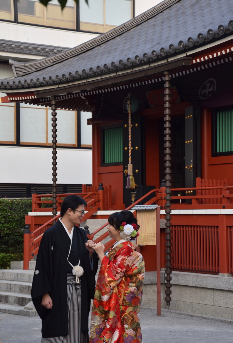 lifestyles, architecture, promise, building, kimono, marriage, people, clothing, real people, three quarter length, religion, traditional clothing, happiness