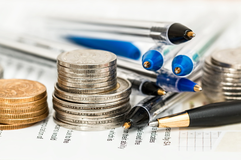 finance, close-up, coins, silver, indoors, still life, large group of objects, black, making Money, selective focus, focus on foreground, blue, data, gold