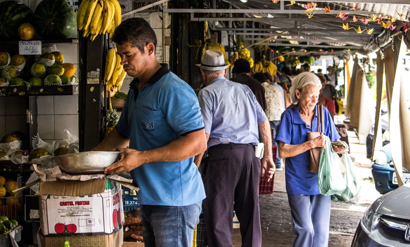 bananas, occupation, males, metal, wear, adults, stall, shopping, food and drink, working, shirt, buying, healthy eating, merchant, fruits, urban, stock