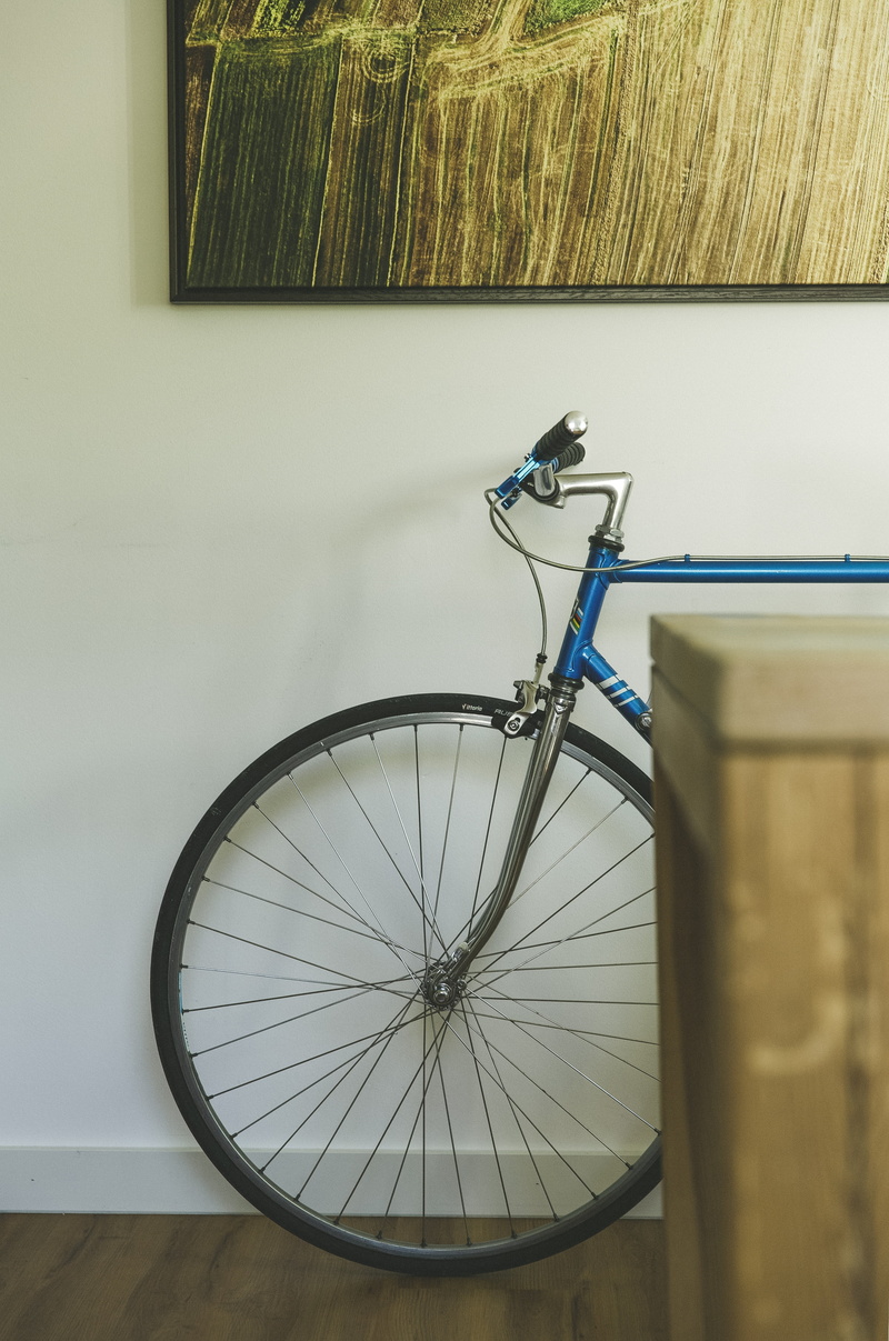 style, domestic room, still life, classic, brake levers, sport bike, table, hip, chic, wall - building feature, transportation, steel, trend, 80, land vehicle