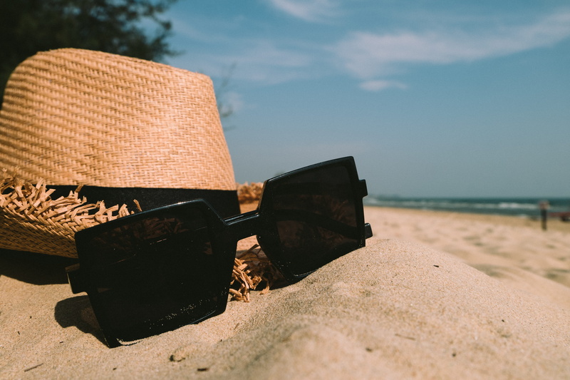 focus on foreground, sky, coast, idyllic, 4K, tranquility, oceanshore, no people, sunlight, eyewear, hat, oceanside, cloud - sky, fashion, sunny day, depth of field