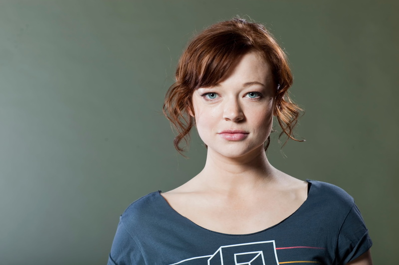 beauty, shirt, s, young adult, green background, indoors, lifestyles, portrait, real people, studio shot, teenager, Sarah Snook, headshot, young women