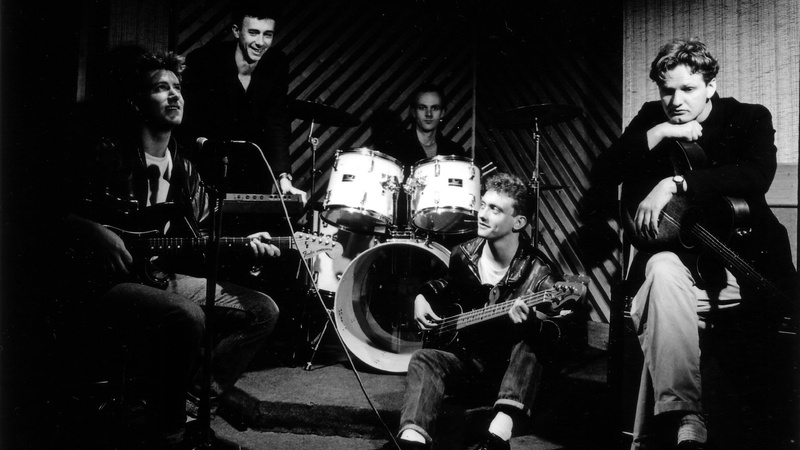 music, young men, sitting, men, full length, group of people, the big dish, 1080P, artist, musician, guitar, instruments, band, boy, young adult, indoors