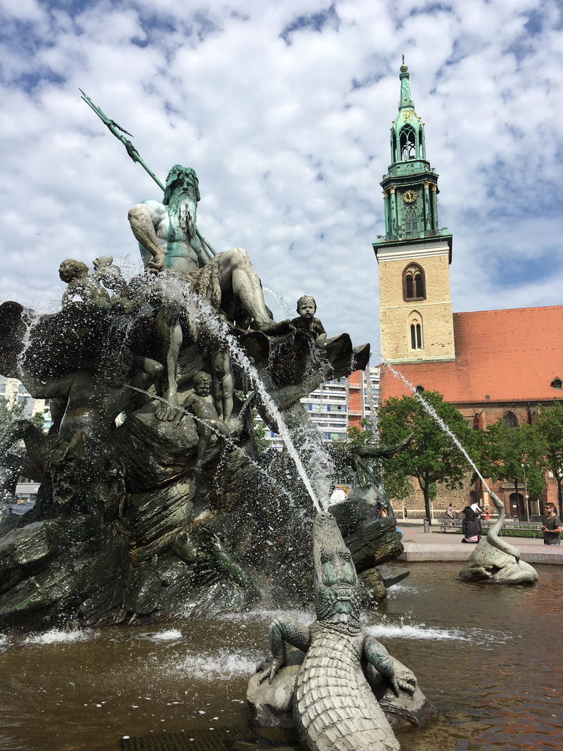 sculpture, nature, travel, creativity, tree, male likeness, architecture, day, art and craft, germany, sky, outdoors, berlin, craft, statue, fountain, water