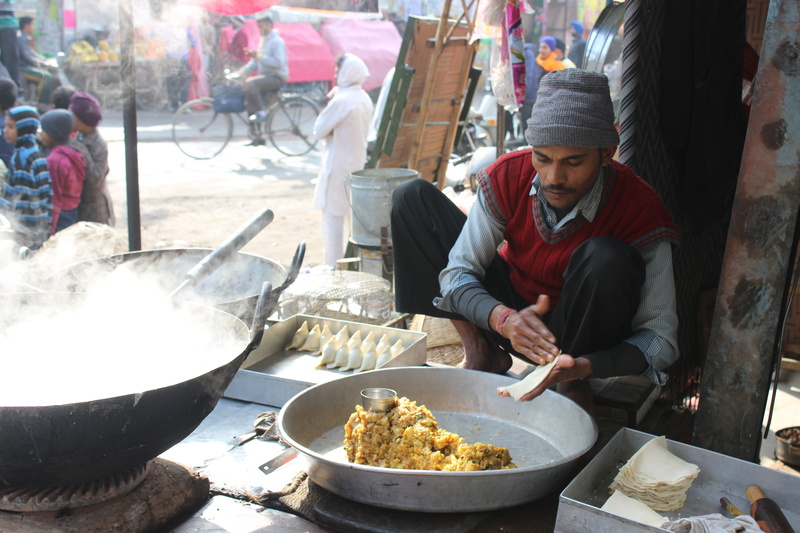 market, 5K, sitting, front view, indian, holding, tasty, warm clothing, food, potato, samosa, one person, kitchen utensil, traditional, day, patiala, oil