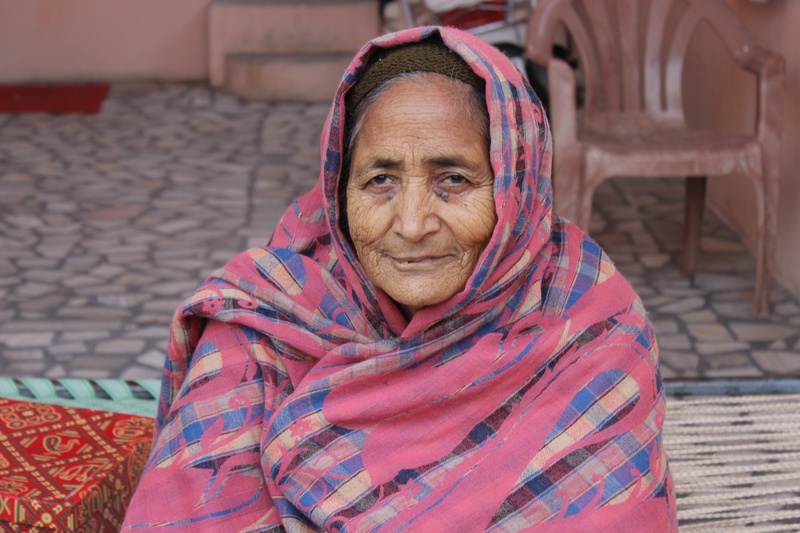 front view, one person, india, focus on foreground, untitled, real people, people, adult, women, relaxation, mature, smiling, lady, patiala, looking at camera