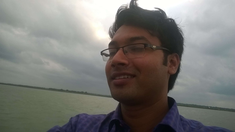 one person, human face, eyeglasses, portrait, leisure activity, glasses, contemplation, real people, young men, sky, men, 2K, young adult, lifestyles