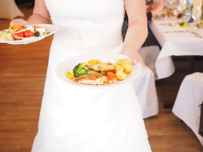 bride, holding, serve, one person, eat, plate, lifestyles, freshness, serving, menu, ready-to-eat, wedding, foods, adult, wellbeing, food and drink, 4K