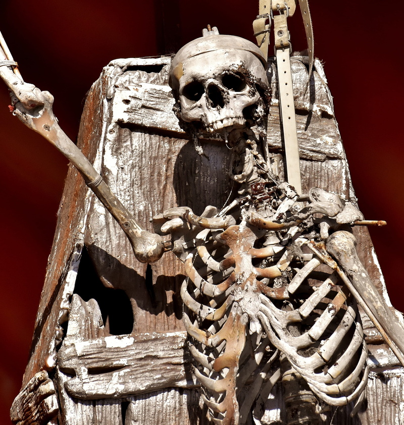 weird, creativity, horror train, creepy, statue, year market, ride, fairground, human skeleton, carnies, photography, folk festival, skeleton, craft, fair