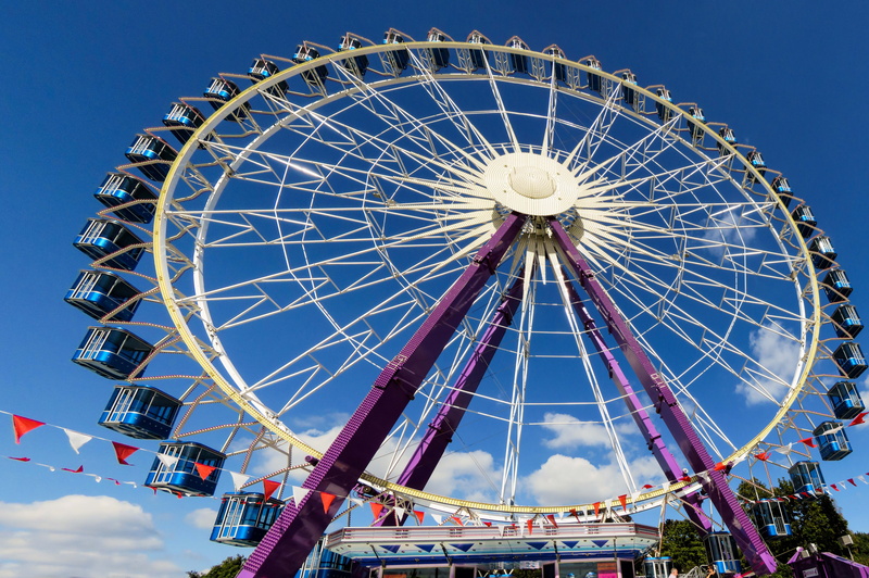 amusement park ride, arts culture and entertainment, nature, 8K, festival site, oktoberfest, built structure, day, circle, fun, architecture, shape, view