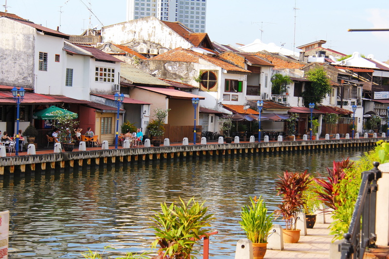 enjoy, building exterior, town, cafe, melaka, nature, residential district, view, malacca river, relax, tourism, river, house, transportation, plant, reflection