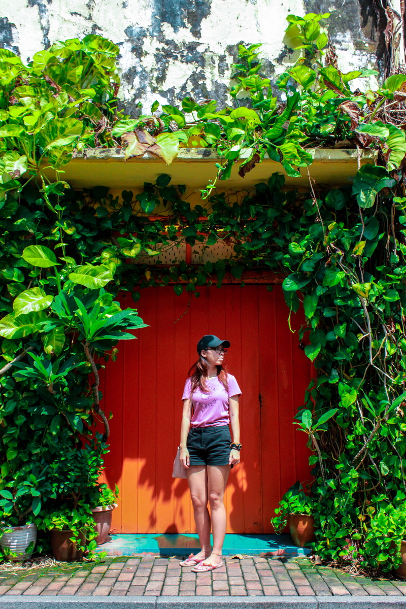 day, young adult, standing, women, built structure, old buildings, architecture, green color, melaka, old, one person, leisure activity, green, 5K, jonker street