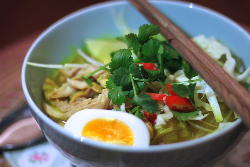 garnish, 4K, asian food, vegetable, indoors, selective focus, soto, spoon, cilantro, meat, healthy eating, food and drink, wellbeing, ready-to-eat, freshness