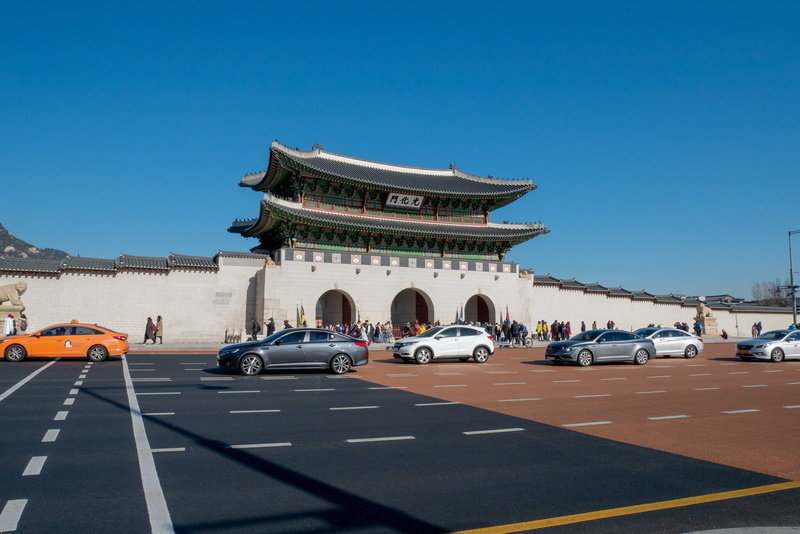 building, 4K, vehicle, machine, architecture, road, day, mode of transportation, gyeongbokgung, car, building exterior, shrine, gate, wheel, asphalt, symbol