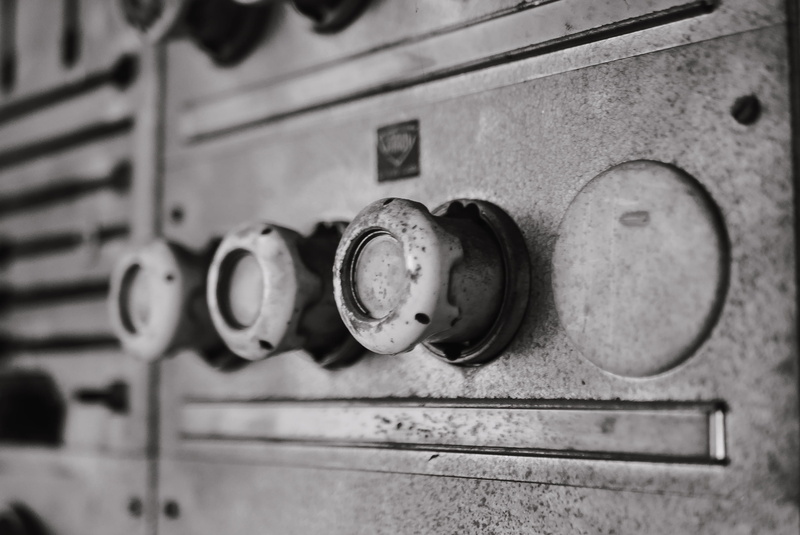 power supply, 2K, switzerland, industry, montreux, electricity, indoors, urbex, control, metal, electicity, focus on foreground, obsolete, abandoned, connection