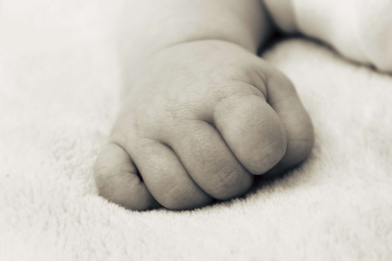 hand, tiny, little, human foot, baby, adorable, person, care, small, blur, cute, black and white, men, 1080P, adult, human skin, human body part, body part
