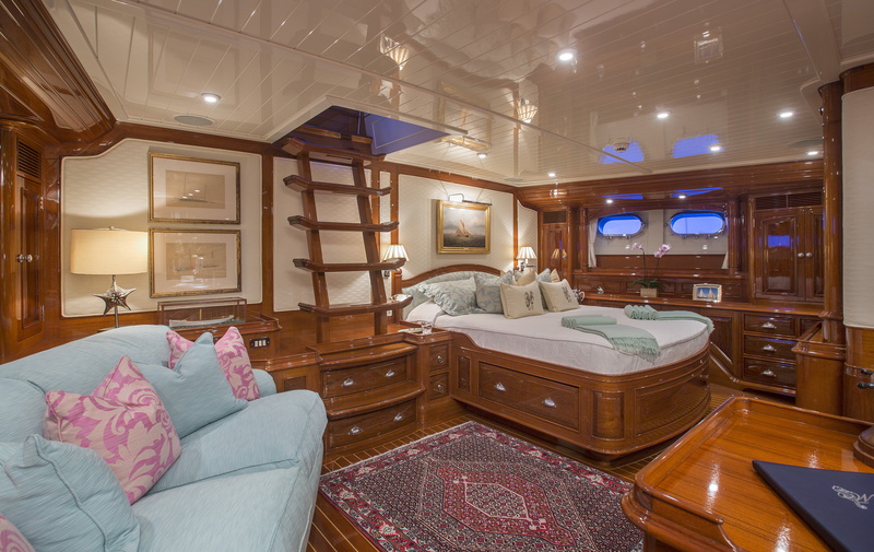 bedroom, bed, built structure, Suite, antique, table, ceiling, curtain, wooden, luxury, no people, design, architecture, style, electric lamp, pillow, window