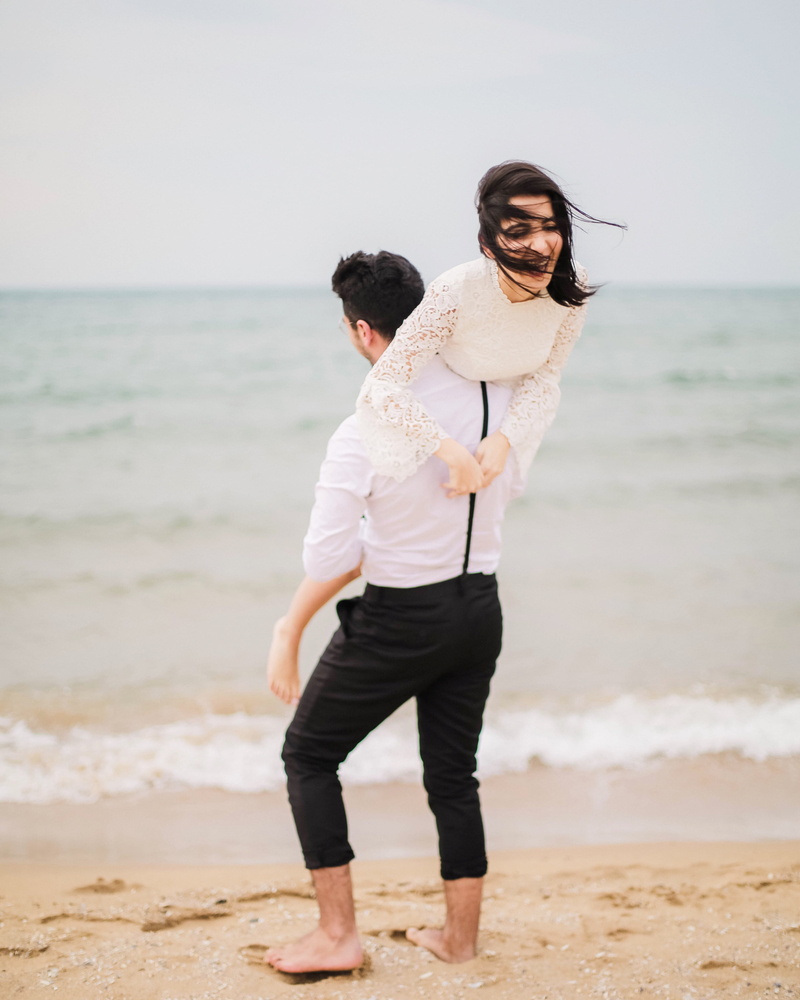 positive emotion, day, water, emotion, friend, happiness, photo, woman, sand, leisure activity, full length, 4K, real people, beach, carrying, land, l
