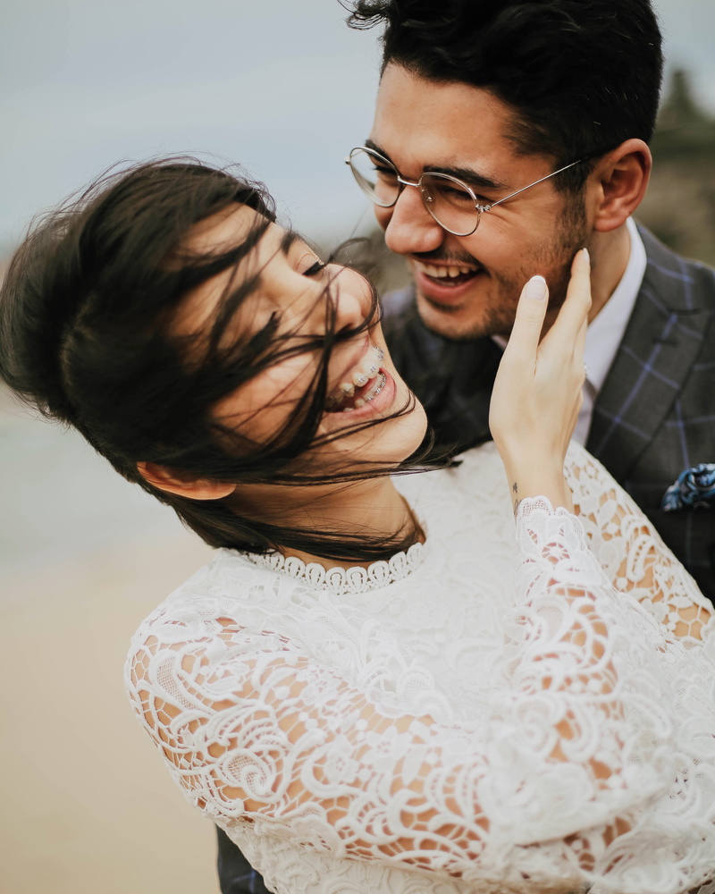 leisure activity, 4K, young couple, young women, women, woman, couple - relationship, looking, couple, kurtaran, lifestyles, bride, man, smile, men, adult