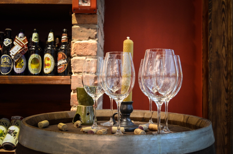 still life, red wine, winemaking, wine cellar, clear, wine glasses, food and drink, refreshment, the bottle, wine Bottle, beer, cellar, restaurant, container