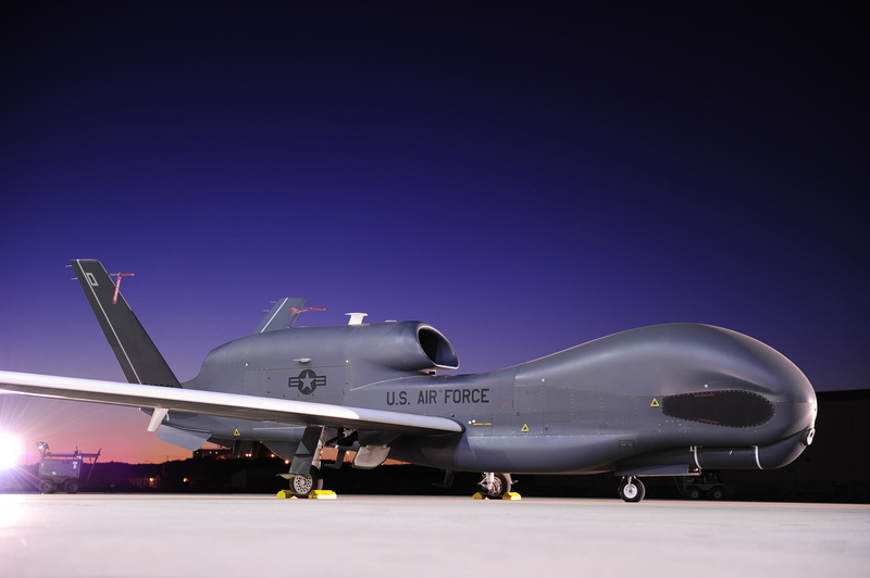 luxury, aircraft, nature, air Vehicle, 1080P, blue, aircraft Wing, military Airplane, rq-4, arrival, no people, airport runway, army, commercial Airplane