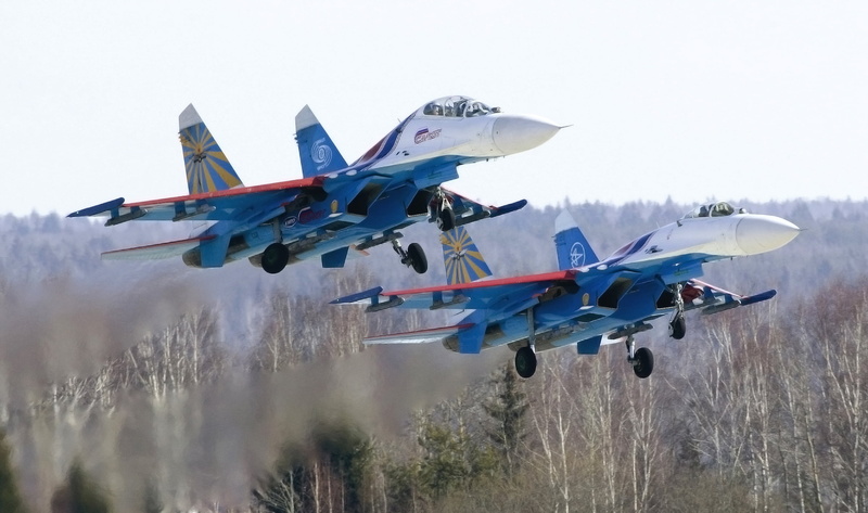 Aerobatic team, Su-27P, Two, Russian Knights, Day, In The Air, blue, aerospace industry, plane, BBC, transportation, speed, motion, The rise, flying, air vehicle