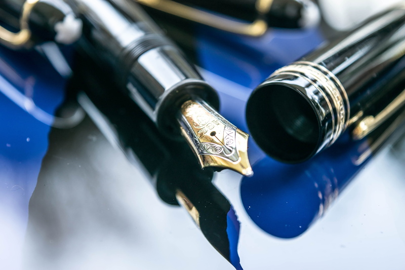 shiny, no people, montblanc, extreme close-up, ink, scientific experiment, focus on foreground, nib, science, 5K, healthcare and medicine, business, luxury