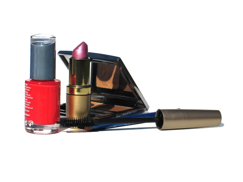 red, close-up, hd, eyeshadow, maroon, fashion, lipstick, beauty, white background, cosmetic, make-up, indoors, equipment, studio shot, bottle, copy space