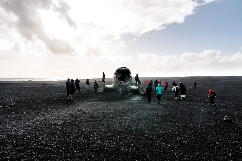 plane wreck, nature, large group of people, 2K, water, land, real people, men, crowd, cloud - sky, lifestyles, women, group of people, outdoors, leisure activity