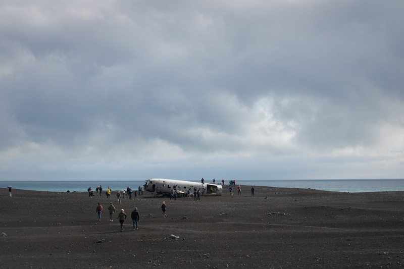 scenics - nature, beauty in nature, nature, horizon, iceland, sand, outdoors, day, 5K, solheimasandur, cloud - sky, sea, beach, group of people, sky, large group of people
