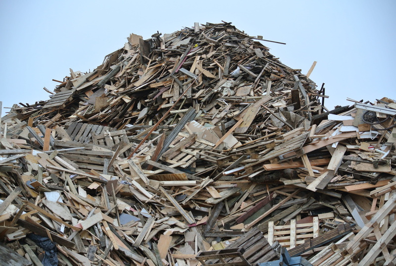 abandoned, low angle view, abundance, day, large group of objects, Source Separation, sky, chaos, junkyard, no people, metal, sustainability, damaged, garbage