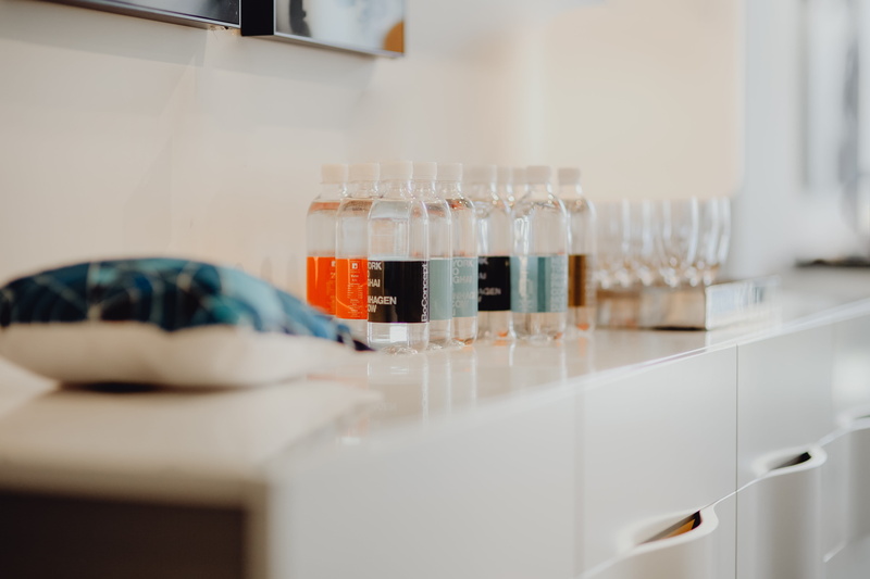 healthcare and medicine, household equipment, in a row, research, no people, plastic, indoors, laboratory, hydration, medical equipment, glass, education