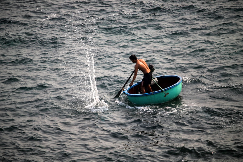 fishing, guy, male, water splash, daytime, paddle, real people, transportation, green, motion, nature, boat, sea, full length, one person, nautical vessel