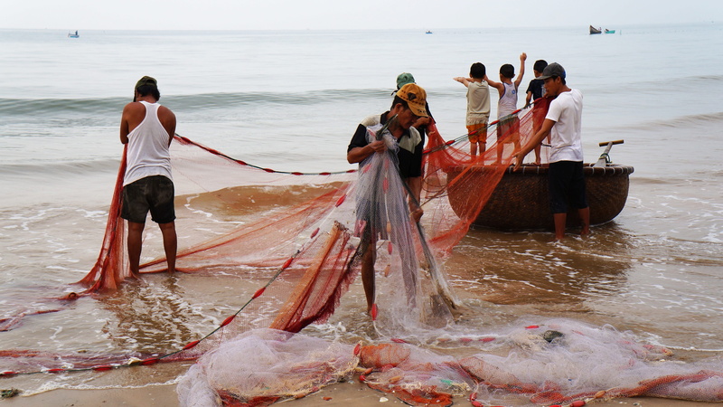 women, land, outdoors, nautical vessel, transportation, clothing, adult, group of people, rear view, day, fisherman, vietnam, life, fishing net, sea, beach