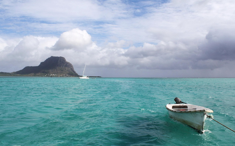 white, boat, small, ocean, nature and landscapes, paradise, 2K