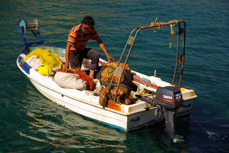 real people, adult, fishing boat, fish, fisherman, fischer, boot, small boat, men, ocean, nature, sea, 2K, outdoors, water, occupation, lifestyles, fishing net
