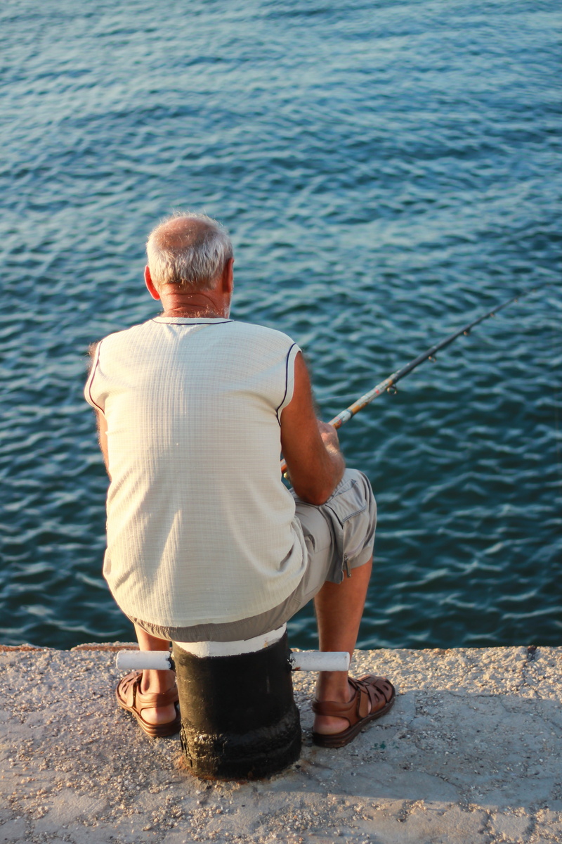 one man only, bay, coast, ship, water, casual clothing, fishing, leisure activity, nature, Port, touristic, city, marina, real people, senior men, one person