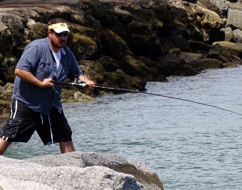 holding, line, lifestyles, mid adult men, men, nature, catch, full length, man, fisherman, activity, reel, real people, water, one person, outdoor, person