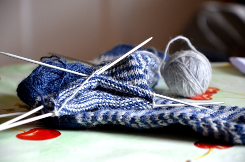 knit, thread, embroidery, scarf, material, needle, wool, hand labor, knitting, art and craft, white, cats cradle, selective focus, knitted, mesh, knitwear