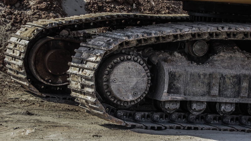 track, industry, architecture, army, vehicle, metal, machinery, wheel, ancient, no people, 4K, construction equipment, outdoors, caterpillar, construction