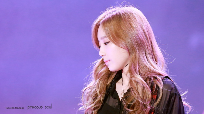 blond hair, child, portrait, contemplation, teenager, studio shot, beautiful woman, girls, long hair, headshot, beauty, childhood, Kim Taeyeon, Asian, looking