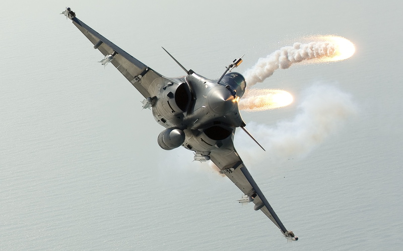 airplane, incidental people, military training, transportation, plane, aggression, helicopter, mode of transportation, motion, army, military, nature, outdoors