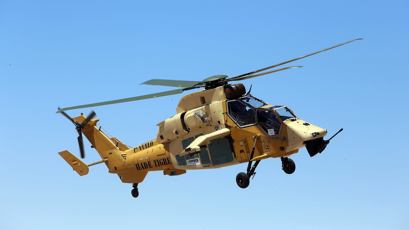 German Air Force, French Air Force, apache, helicopter, Australian Air Force, 5K, white, Eurocopter Tiger, beige, attack helicopter