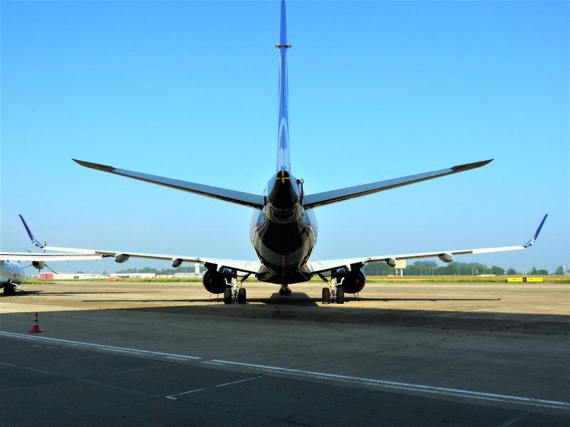 nature, blue, e-jet, embraer, airport, 4K, aircraft, silhouette, travel, sunlight, clear sky, jet, outdoors, parking, motion, flying, airplane, plane