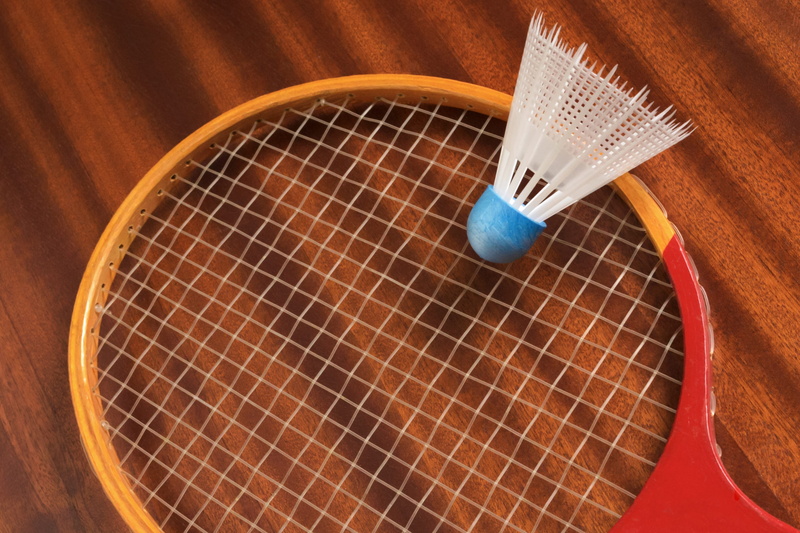 motion, fork, badminton, absence, sports, racket, competition, sport, close-up, still life, no people, game, indoors, shuttlecock, kitchen utensil, 2K