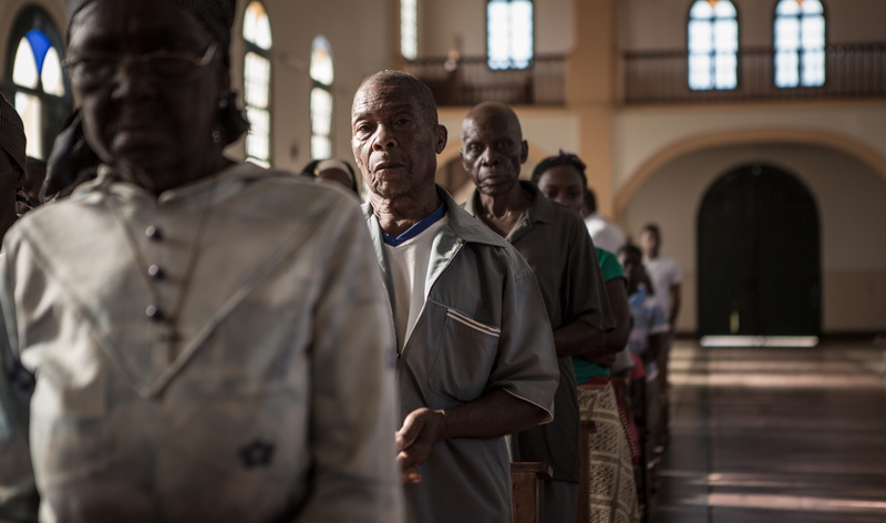 churche, 5K, women, service, catholic, group of people, incidental people, people, line, real people, waist up, african american, church, government, rear view