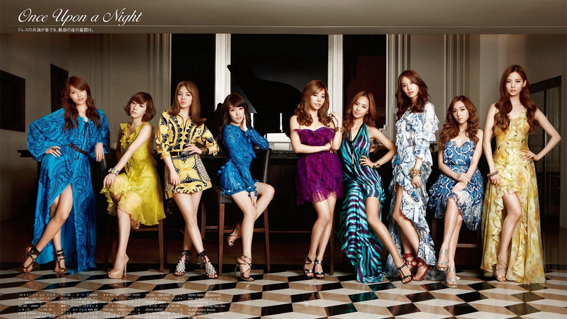 group of people, korean, people, Girls Generation, indoors, real people, beautiful woman, portrait, standing, adult, young men, young women, group, young adult